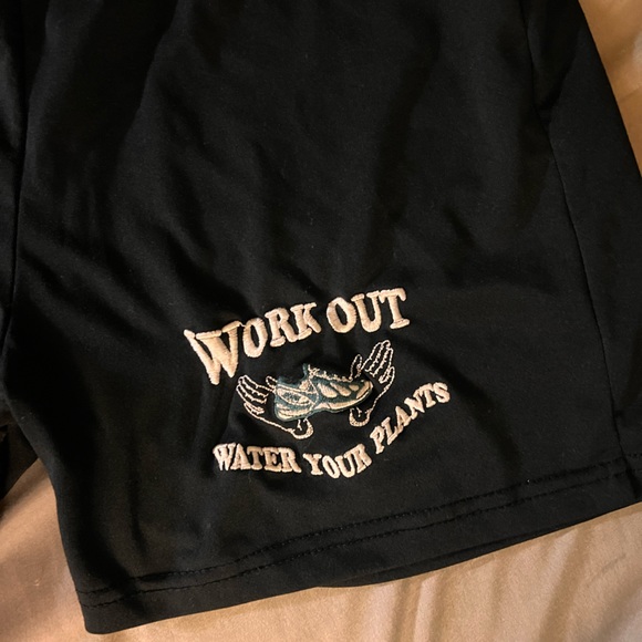 SISTERS & SEEKERS ‘Work Out, Water Your Plants’ shorts - Picture 3 of 4